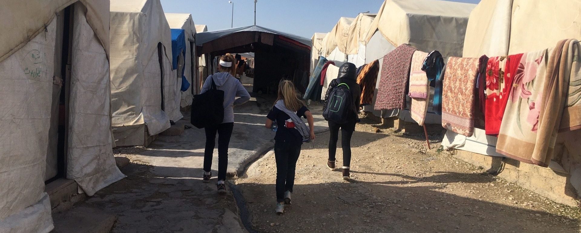  street scene with children in Iraq 